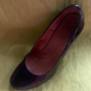 Sofft black patent heels